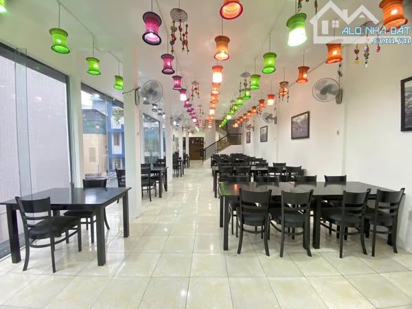 Cho thuê QUÁN CAFE GÓC 2MT 39 Tôn Thất Tùng, BẾN THÀNH, Q1. Dt: 20x5M, Kc: trệt 2 lầu - 1