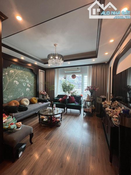 Bán nhà Trương Công Giai , Ngõ Xe ba gác tránh, nội thất xịn sò, 36m2- 6 tỷ tiểu học - 1