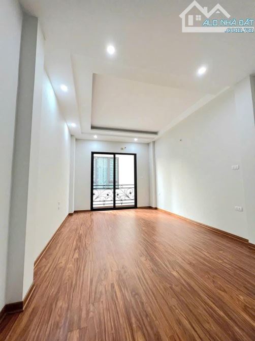💥 ĐẬP HỘP NHÀ KIM GIANG- THANG MÁY-20M Ô TÔ - SỔ VUÔNG VẮN.Hơn 8 tỷ nhà 38m.7 tầng - 1