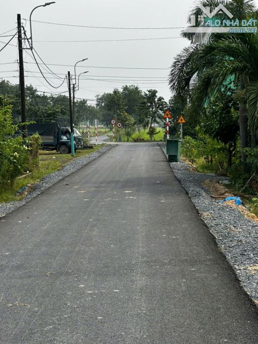 BÁN GẤP LÔ ĐẤT CÁCH QL22 800m MẶT TIỀN ĐƯỜNG 8m LÊ THỊ VUI CHỈ 800TR - 1