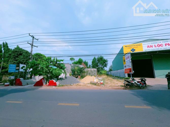 Bán lô đất 261m2 mặt tiền đường Nguyễn Hoàng Gần KCN Bầu Xéo Sông Trầu Trảng Bom ĐN - 1