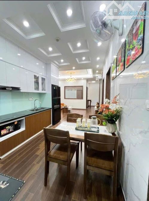 CHÍNH CHỦ BÁN PHÂN LÔ NGUYỄN VĂN HUYÊN, ÔTÔ TRÁNH, KINH DOANH BẤT CHẤP, 65M2 NHỈNH 18 TỶ - 1