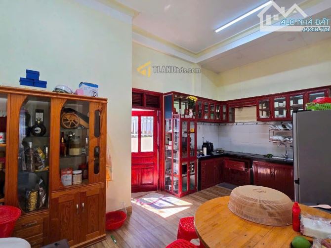 {BÁN GẤP} Nhà Diện Tích (260m2 Ngang 11m Nở Hậu) Đường Ô Tô 8m Né Nhau. Giá Chỉ 42Triệu/m2 - 6