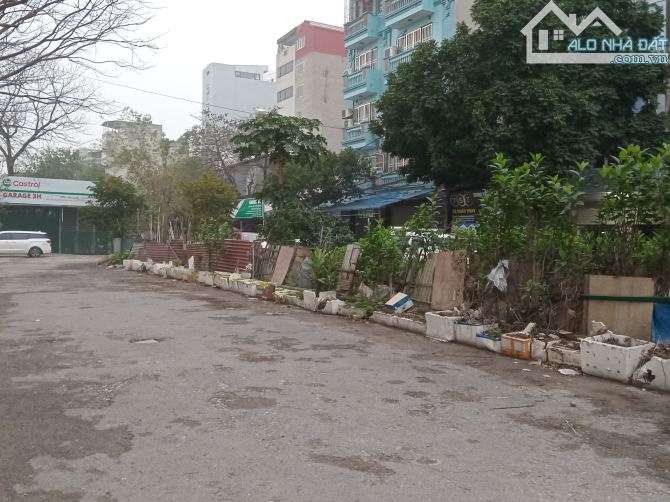 Nhà cấp 4 MP Nguyễn Hữu Thọ DT 500m2, MT 30m, Lô Góc 3 mặt tiền, 3 ô tô tránh, Giá 145 tỷ - 2