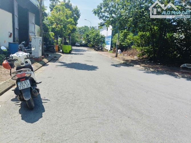 Trung tâm Trâu Quỳ, Đất tái định cư, vỉa hè, ô tô tránh, hiếm nhà bán 70m, MT5m - 2