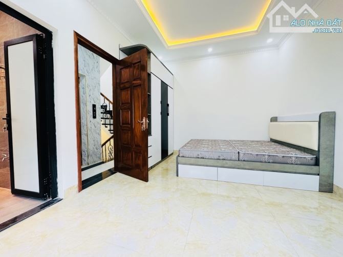 BÁN NHÀ NGỌC LÂM, VIEW HỒ, 5 TẦNG, THANG MÁY, 35M2, GIÁ 7 TỶ - 2