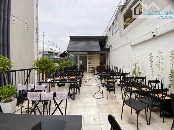 Cho thuê QUÁN CAFE GÓC 2MT 39 Tôn Thất Tùng, BẾN THÀNH, Q1. Dt: 20x5M, Kc: trệt 2 lầu - 2