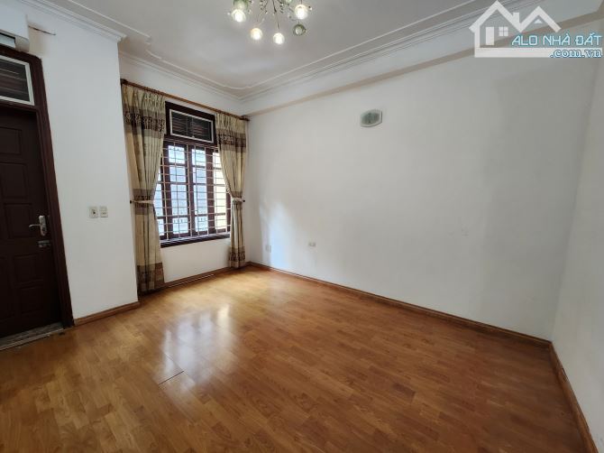 Cho thuê liền kề ngõ 6 Nguyễn Văn Lộc Mỗ Lao Hà Đông, DT 90m x 4T, 1 hầm nhà đẹp giá 26 tr - 2