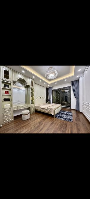 - Bán nhà Trường Chinh, phân lô ô tô 40m2 x 5 tầng full nội thất, nhà đẹp ở luôn . Giá chỉ - 2