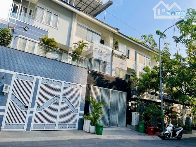 Nhà 3 Tầng đẹp 100m2 (5x20m) Sẵn Thu nhập thuê 35 Tr/th sát cao đẳng Công Thương 13 Tỷ - 2