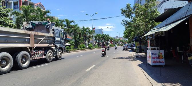 Bán nhà 3 tầng mặt tiền Trần Phú, TT thị trấn Diêu Trì, Tuy Phước - 2