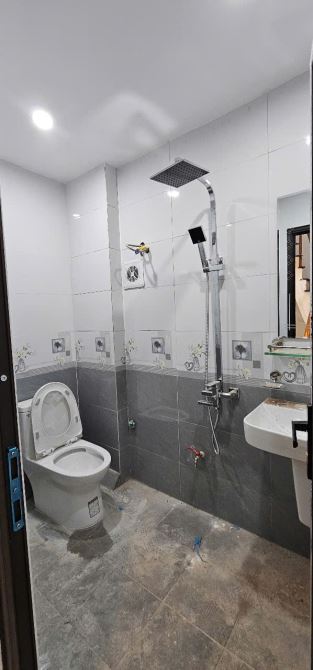 PHỐ XỐM - 44M2, 4 TẦNG, 4 NGỦ - CÁCH Ô TÔ ĐỖ 50M - CHỈ 4.x TỶ - 2