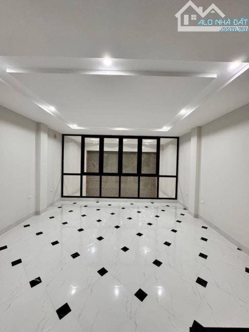 Bán nhà phố Lý Thường Kiệt 42m2 Gara Ô tô Kinh Doanh Được, Pháp lý chuẩn - 2