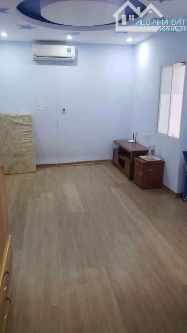 Cho thuê nhà ngõ 295 Bạch Mai - Hai Bà Trưng. DT 30m2 - 3 tầng - 7.5 triệu - 2