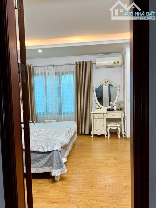 Bán Nhà Liên Mạc - Từ Liêm - Lô Góc - Ô Tô Vào Nhà - 38m2 x 5 Tầng - 5.x Tỷ - 2