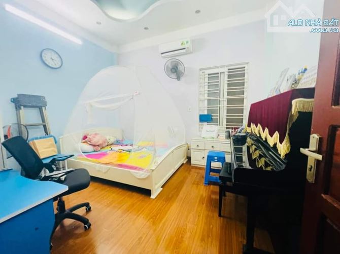 Bán Nhà  phố Yên Phúc Phúc La Hà Đông DT 39m2  4.5 Tầng - 6.95 tỷ - 3