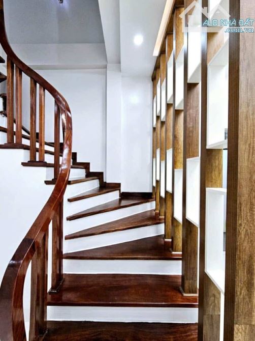 Bán Nhà Cầu Giấy 50m-Sát Phố- Ô Tô Đỗ-Phân Lô 3 Thoáng- Cạnh Công Viên - 3