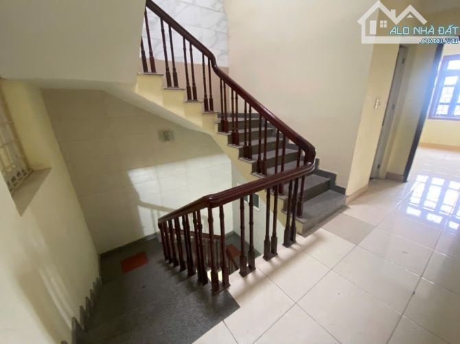 Cho thuê liền kề ngõ 6 Nguyễn Văn Lộc Mỗ Lao Hà Đông, DT 90m x 4T, 1 hầm nhà đẹp giá 26 tr - 3