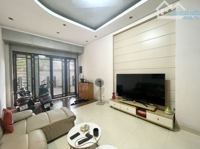 HẺM 9M Ô TÔ ĐẬU NGÀY ĐÊM - 3 TẦNG - 82M2 - KHU ĐỒNG BỘ VIP SÂN BAY - NGAY BỆNH VIỆN 175 - 3