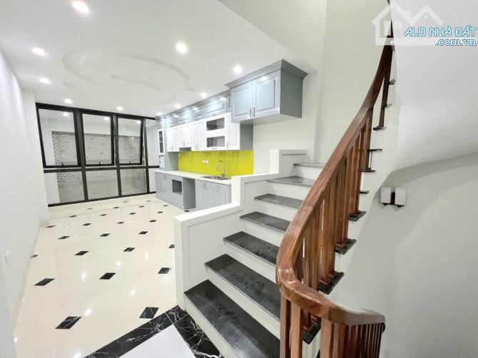 💥 ĐẬP HỘP NHÀ KIM GIANG- THANG MÁY-20M Ô TÔ - SỔ VUÔNG VẮN.Hơn 8 tỷ nhà 38m.7 tầng - 3