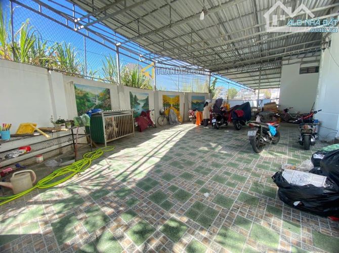 Bán Villa đường ô tô lớn 8m - ngay ngã 5 Đại Học Đà Lạt - 340m2 - 3