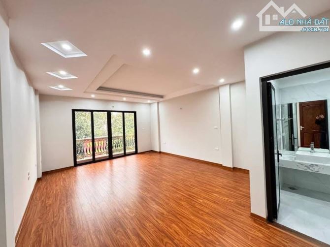 Bán nhà phố Lý Thường Kiệt 42m2 Gara Ô tô Kinh Doanh Được, Pháp lý chuẩn - 3