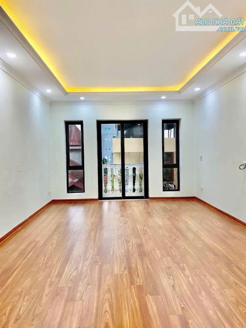 HÀNG NÓNG HOÀNG ĐẠO THÀNH 40M2X6T, MẶT TIỀN 3.9M, GARA Ô TÔ, KINH DOANH, GIÁ 9.2 TỶ TL - 3