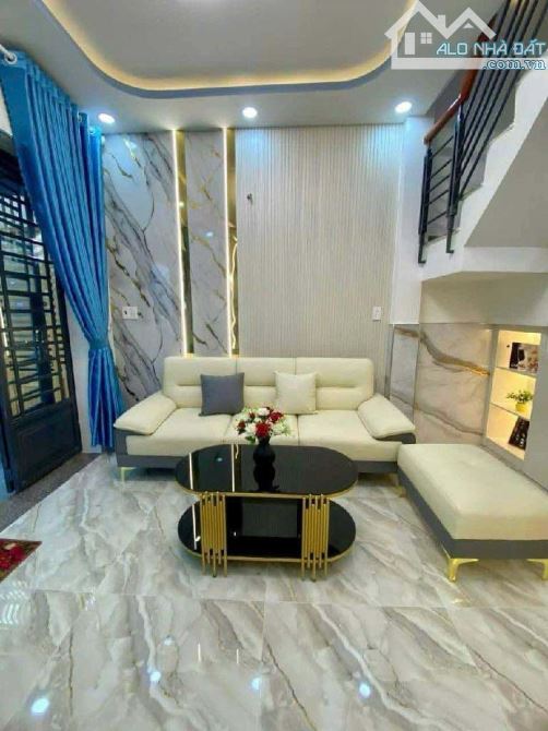 Nhà đẹp 2 tầng - 28m2 - Bùi Quang Là - Quận Gò Vấp -Giá Nhỉnh 3.X Tỷ - 3
