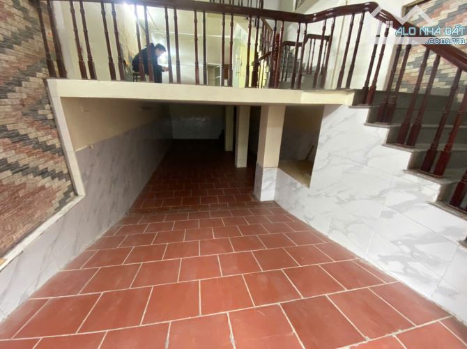 Cho thuê liền kề ngõ 6 Nguyễn Văn Lộc Mỗ Lao Hà Đông, DT 90m x 4T, 1 hầm nhà đẹp giá 26 tr - 4