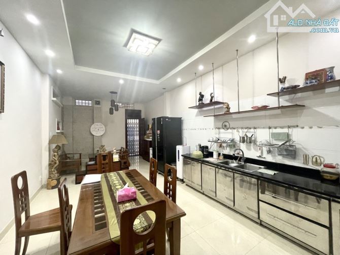 HẺM 9M Ô TÔ ĐẬU NGÀY ĐÊM - 3 TẦNG - 82M2 - KHU ĐỒNG BỘ VIP SÂN BAY - NGAY BỆNH VIỆN 175 - 4