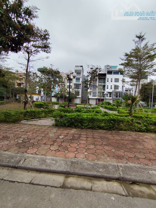 Bán đất việt hưng 70m² , mt 4,5m view công viên vườn hoa giá 12,7 tỷ  phôn lô vĩa hè ôtô t - 4