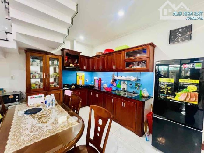 NHÀ 4 TẦNG MỚI ĐẸP KIỆT 3M GẦN ĐƯỜNG CHÍNH HOÀNG DIỆU DT 80M2 NGANG 5M CHỈ 4.9 TỶ - 4