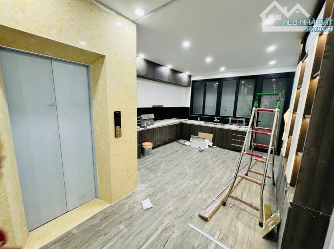 Cho thuê nhà MỚI KĐT Văn Quán 90m2 x 5 tầng thang máy 40tr - 5