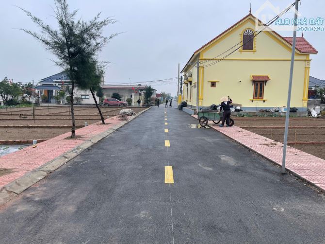 Cần bán 2 lô đất cách mặt biển Quất Lâm 50m, đường rộng 8m, giá chỉ từ 1 tỷ 500tr - 5
