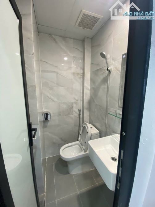 CƠ HỘI ĐẦU TƯ - NHÀ 7 TẦNG -NGUYỄN PHÚC LAI- ĐỐNG ĐA-20 PHÒNG ,THANG MÁY - 6
