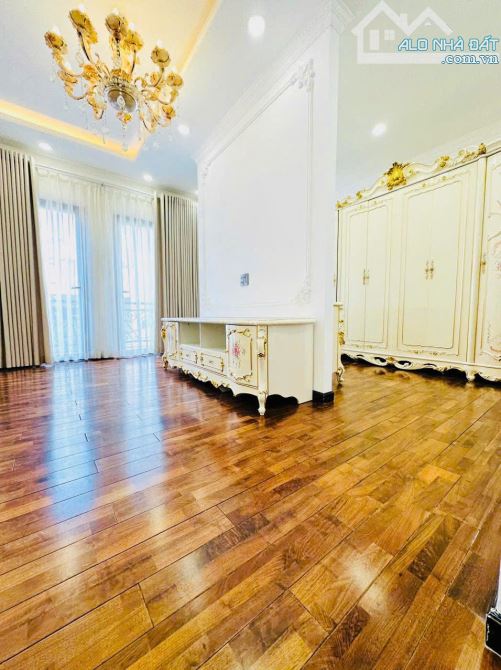 BÁN VILLA LUXURY PHẠM VĂN HAI 7X9 NGAY NGÃ 3 ÔNG TẠ-CMT8-SÁT CV LÊ THỊ RIÊNG CHỈ 11,9TỶ - 7