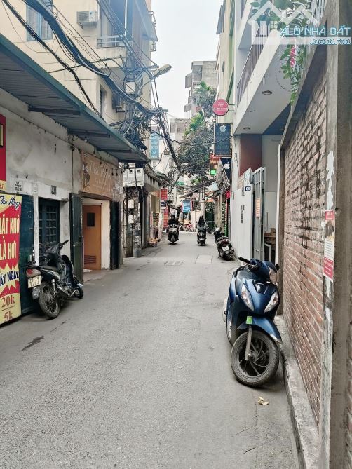 Trần Thái Tông , vị trí đẹp ,40m2 , 6 tầng thông sàn , ngõ ôtô  KD sầm uất , MT rộng 11,6T