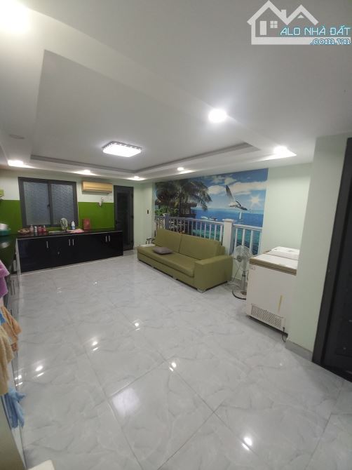Bán nhà trung tâm Hải Châu, 65m², 4 tầng, hơn 6 tỷ.