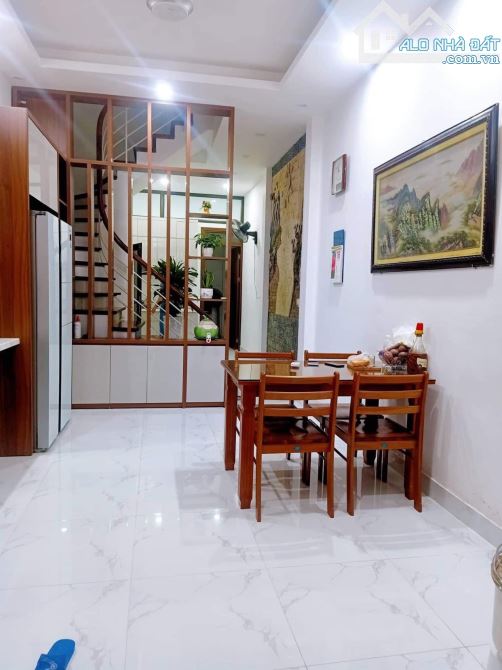Nguyễn Trãi – TX, 40.7M2*4T, Ô tô đỗ cửa, giá chào 7.5 tỷ.