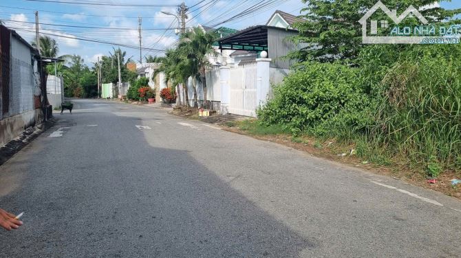 E cần chuyển nhượng lại khu đất như hình quý khách hàng có nhu cầu liên hệ e thành