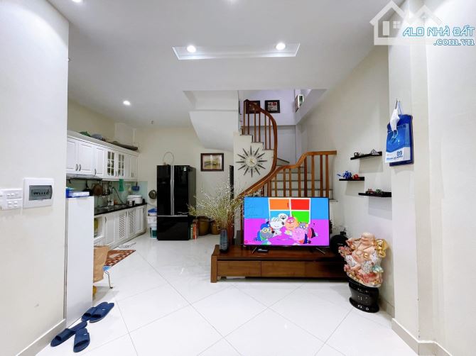 Full nội thất – giá chào 7.3 tỷ! Bán nhà Tô Vĩnh Diện – Thanh Xuân, 38.6 m2, nhà xây 5 tần