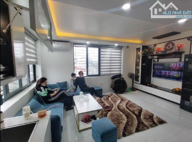 Lô Góc – ngõ thông chỉ 17 tỷ! Phố  Nguyễn Lân – TX, 65m2, mặt tiền 4.7m.