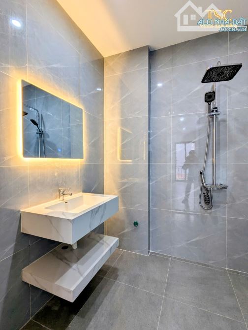 Bán nhà 4 tầng xây mới độc lập sân cổng riêng Miếu Hai Xã