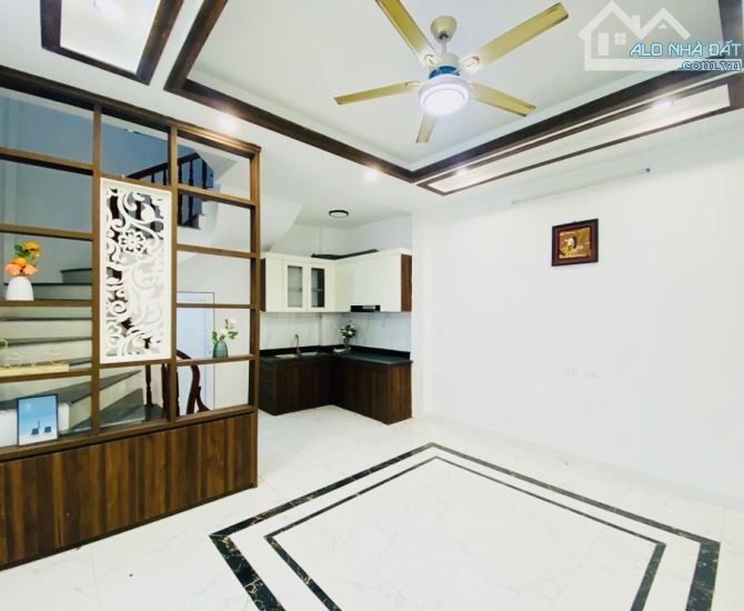 Nhà đẹp ngõ thông ô tô chạy vòng quanh nhà 42m Kim Chung Đông Anh zá rẻ