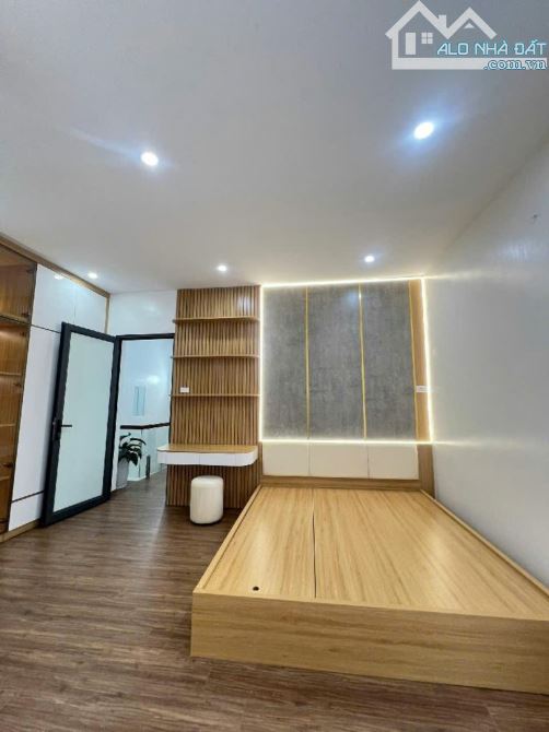Bán nhà KD Dòng tiền 12 phòng ngõ 47 Đường Láng, Đống Đa, HN DT: 80m2 x 5 tầng.