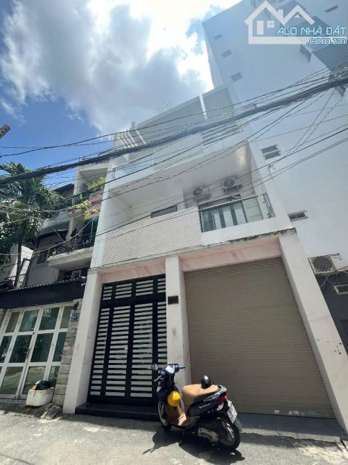 Gia đình bán gấp nhà 356/2 Lê Quang Định P11, BT - 6X15m - 10,2 tỷ