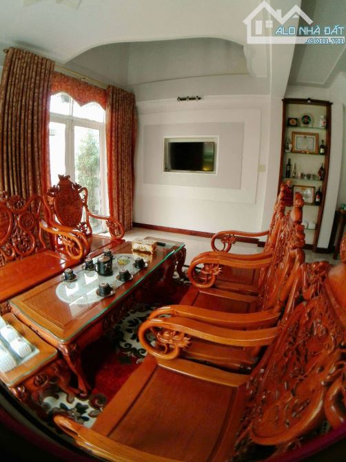 Bán 2 căn nhà 2 tầng mặt tiền đường trần hưng đạo