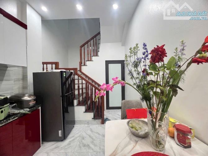 BÁN NHÀ DÂN XÂY 37M2 NGỌC THUỴ GẦN HỒ AO LÃO KHAI SƠN-