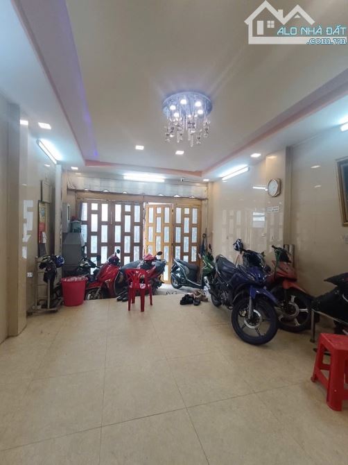 BÁN NHÀ DƯƠNG BÁ TRẠC, QUẬN 8, XE HƠI NGỦ NHÀ, 4 TẦNG, NGANG 4.6m NHÍCH 8.X TỶ