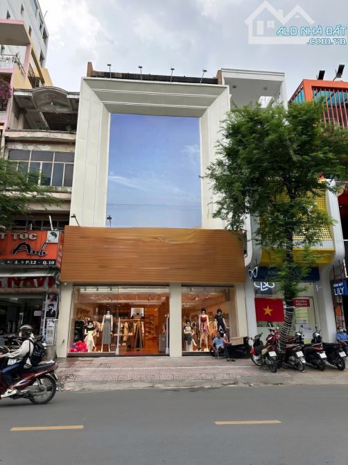 Siêu Vị trí💥Nhà 4 Tầng 7X15m View Trực diện Vạn Hạnh Mall Mở Cf-Showroom